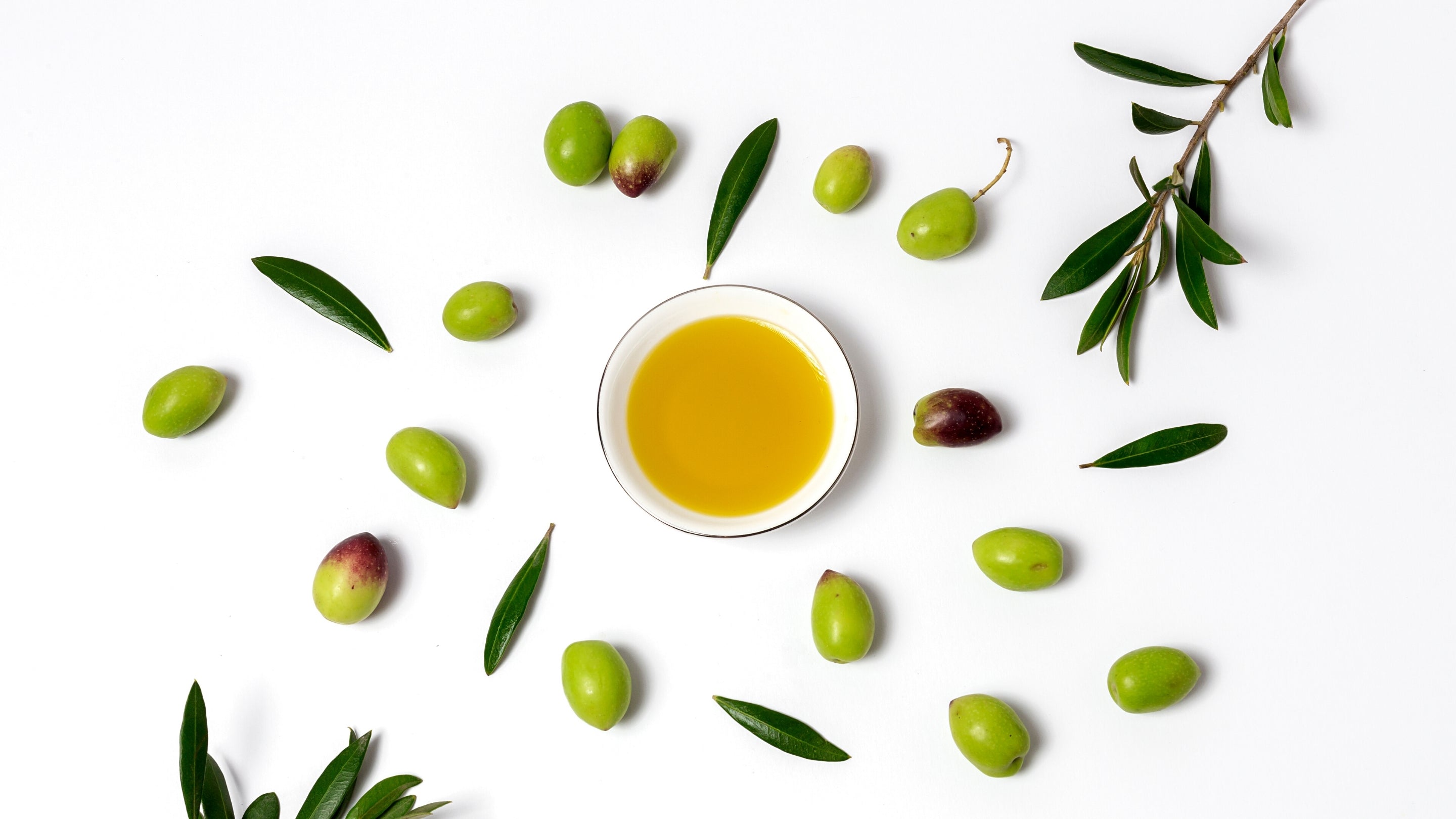 10 benefits of consuming olive oil daily
