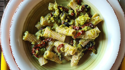 Rigatoni with broccoli, sundried tomatoes and olive sauce
